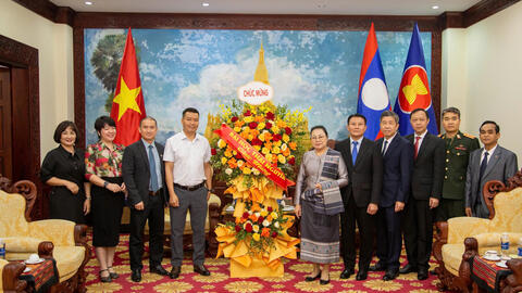 Đại học Thái Nguyên thăm, chúc mừng Đại sứ quán nước CHDCND Lào nhân dịp Tết cổ truyền Bunpimay