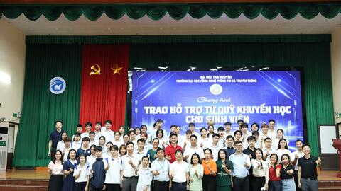 Cựu sinh viên tiếp sức hỗ trợ sinh viên vượt khó học tập