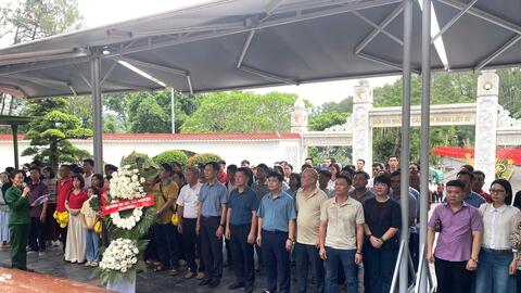 Đại học Thái Nguyên dâng hương, tưởng niệm các Anh hùng Liệt sĩ TNXP và Đại tướng Võ Nguyên Giáp
