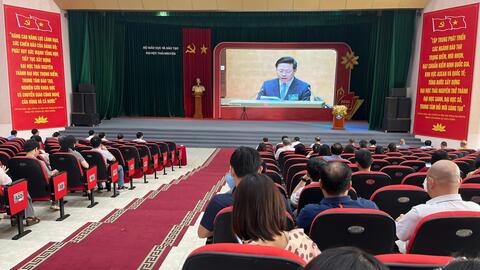 Đại học Thái Nguyên tham dự Hội nghị trực tuyến toàn quốc nghiên cứu, học tập, quán triệt và triển khai thực hiện Nghị quyết Hội nghị lần thứ tư, Ban Chấp hành Trung ương Đảng khóa XIV