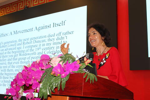 Giao lưu trao đổi học thuật chuyên ngành Văn học Anh