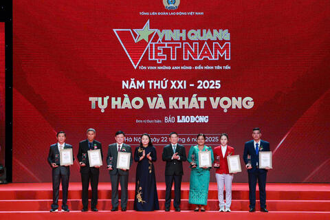 PGS.TS Hoàng Văn Hùng – Giám đốc Đại học Thái Nguyên được vinh danh tại Chương trình Vinh Quang Việt Nam 2025