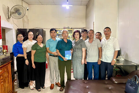 Đại học Thái Nguyên thăm, tặng quà người có công nhân kỷ niệm 78 năm Ngày Thương binh – Liệt sỹ