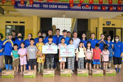 Tuổi trẻ Đại học Thái Nguyên chung sức cùng vùng lũ vượt qua khó khăn