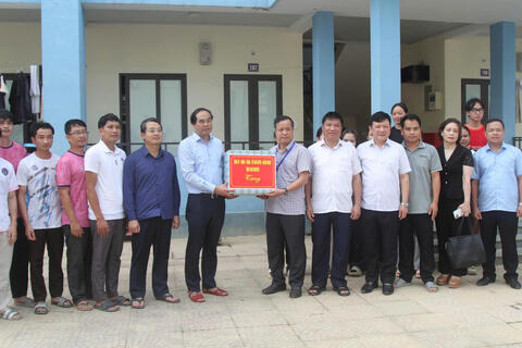 Đồng chí Bí thư Tỉnh ủy Thái Nguyên thăm, động viên Đại học Thái Nguyên khắc phục thiệt hại sau mưa lũ