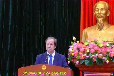 Đại học Thái Nguyên tham dự Hội nghị học tập, triển khai Nghị quyết số 71-NQ/TW của Bộ Chính trị