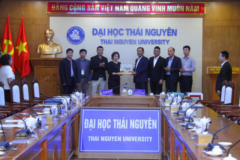 Đại học Thái Nguyên trao đổi hợp tác với Công ty Star Telecom (Unitel)