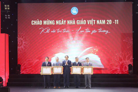 Thai Nguyen University Holds Celebration for Vietnamese Teachers’ Day 20 November and Launches the S-TNU Application
