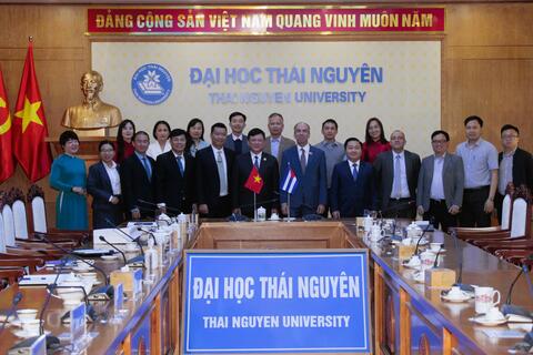 Đoàn công tác Đại sứ quán nước Cộng hòa Cuba tại Việt Nam thăm, làm việc tại Đại học Thái Nguyên