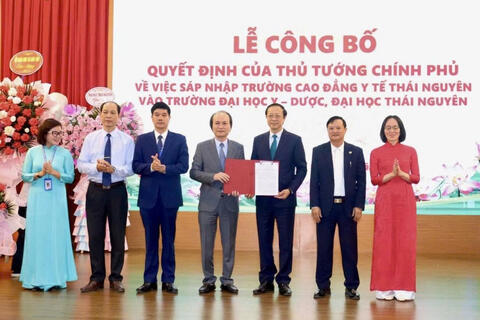 Announcement of the Prime Minister’s Decision on the Merger of Thai Nguyen Medical College into the University of Medicine and Pharmacy, Thai Nguyen University