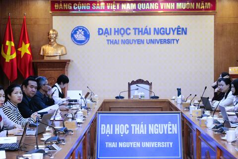 Tập huấn phổ biến, cập nhật các chính sách, quy định pháp luật có liên quan đến khoa học công nghệ và đổi mới sáng tạo