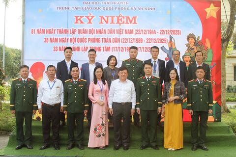 Gặp mặt Kỷ niệm 81 năm Ngày thành lập Quân đội nhân dân Việt Nam, 36 năm Ngày hội Quốc phòng toàn dân