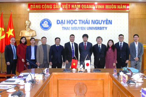 Đại học Thái Nguyên trao đổi hợp tác với Đoàn công tác Trường Đại học Kyushu, Nhật Bản