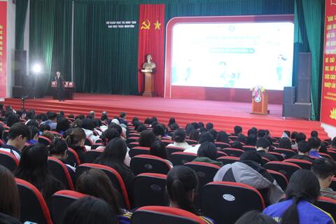 Tư vấn định hướng nghề nghiệp, cơ hội việc làm tại CHLB Đức cho sinh viên Đại học Thái Nguyên