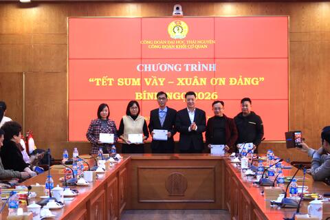 Ấm áp Chương trình “Tết sum vầy - Xuân ơn Đảng” Bính Ngọ 2026