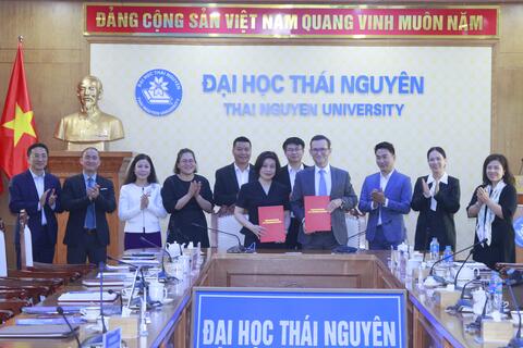 Đại học Thái Nguyên ký kết Biên bản ghi nhớ hợp tác với Đại học Federation, Australia