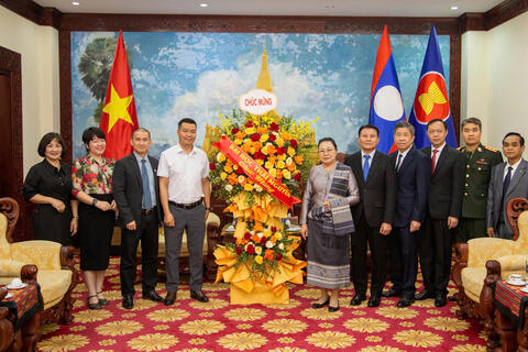 Đại học Thái Nguyên thăm, chúc mừng Đại sứ quán nước CHDCND Lào nhân dịp Tết cổ truyền Bunpimay