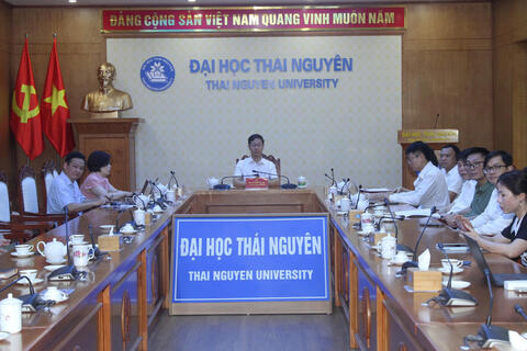 Hội nghị toàn quốc nghiên cứu, học tập, quán triệt và triển khai thực hiện Nghị quyết Hội nghị lần thứ hai Ban Chấp hành Trung ương Đảng khóa XIV