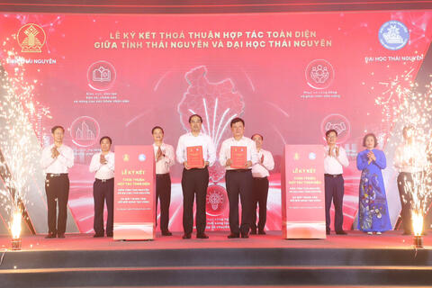 Ký kết Thỏa thuận hợp tác toàn diện giữa tỉnh Thái Nguyên và Đại học Thái Nguyên; ra mắt Trung tâm Đổi mới sáng tạo vùng