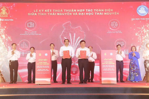 Signing ceremony of the Comprehensive Cooperation Agreement between Thai Nguyen Province and Thai Nguyen University and Launching of the Regional Innovation Center