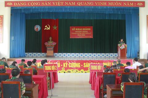 Trung tâm Giáo dục quốc phòng và An ninh Đại học Thái Nguyên khai giảng Chương trình “Chúng em học làm chiến sĩ” năm 2026