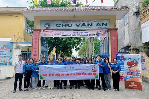 Sinh viên đồng hành cùng sĩ tử Thái Nguyên trong kỳ thi tốt nghiệp THPT