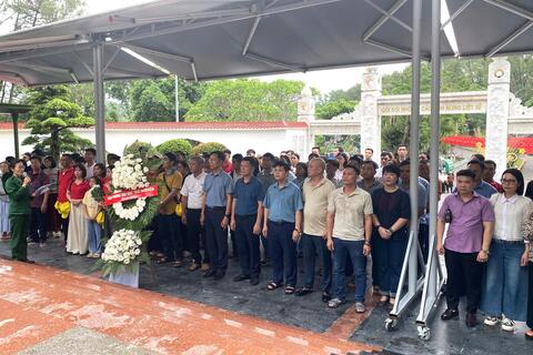 Đại học Thái Nguyên dâng hương, tưởng niệm các Anh hùng Liệt sĩ TNXP và Đại tướng Võ Nguyên Giáp
