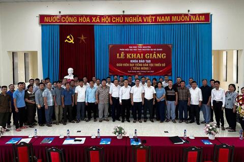 Tăng cường phối hợp đào tạo giáo viên dạy tiếng dân tộc thiểu số