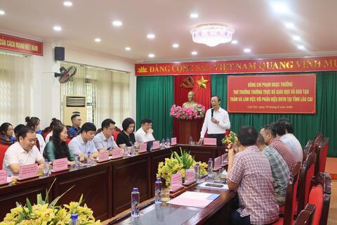 Đồng chí Phạm Ngọc Thưởng, Thứ trưởng Thường trực Bộ GD&ĐT thăm và làm việc với Phân hiệu ĐHTN tại tỉnh Lào Cai