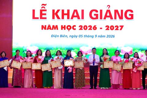 Phân hiệu Đại học Thái Nguyên tại tỉnh Điện Biên tưng bừng khai giảng năm học 2026-2027