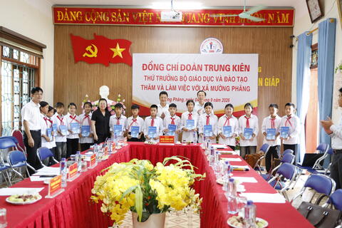 Đại học Thái Nguyên đồng hành cùng ngành Giáo dục tỉnh Điện Biên trước thềm năm học mới