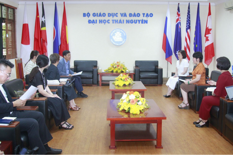 Thai Nguyen University Welcomes Delegation from the Uijeongbu Office of Education, Republic of Korea