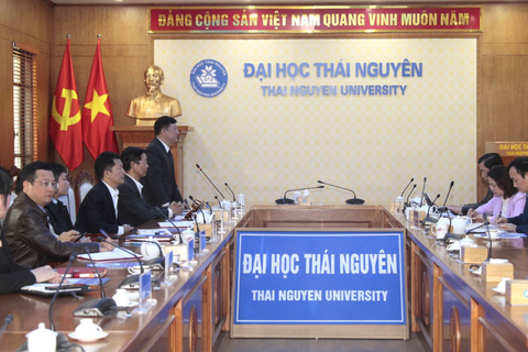 Thai Nguyen University Holds Working Session with Cao Bang Provincial Delegation