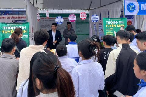 Các đơn vị đào tạo thuộc Đại học Thái Nguyên đồng hành cùng học sinh, sinh viên trong định hướng nghề nghiệp và thực tiễn