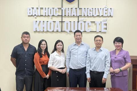 Khoa Quốc tế (Đại học Thái Nguyên) tiếp và làm việc với Đoàn công tác Trung tâm Đào tạo giáo viên UNESCO và Trường Đại học Sư phạm Thượng Hải (Trung Quốc)