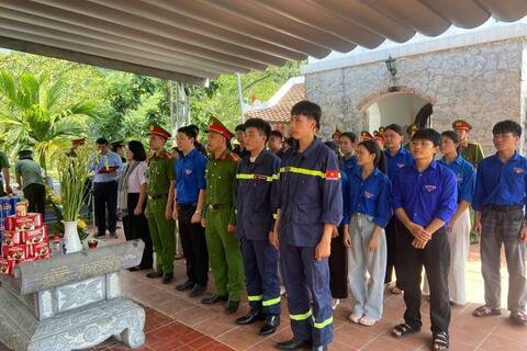 Phân hiệu Đại học Thái Nguyên tại Hà Giang tổ chức hoạt động tri ân, chỉnh trang di tích tại Điểm cao 468 nhân kỷ niệm 79 năm Ngày Thương binh - Liệt sĩ
