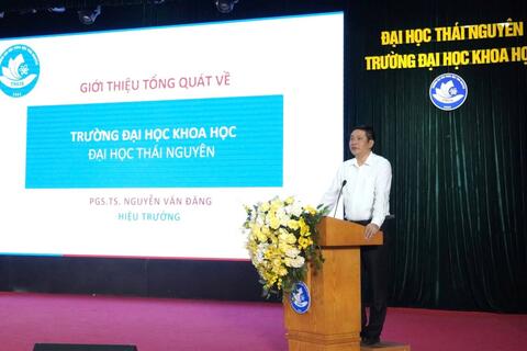 Trường Đại học Khoa học khai mạc Tuần sinh hoạt công dân - sinh viên đầu khóa K24