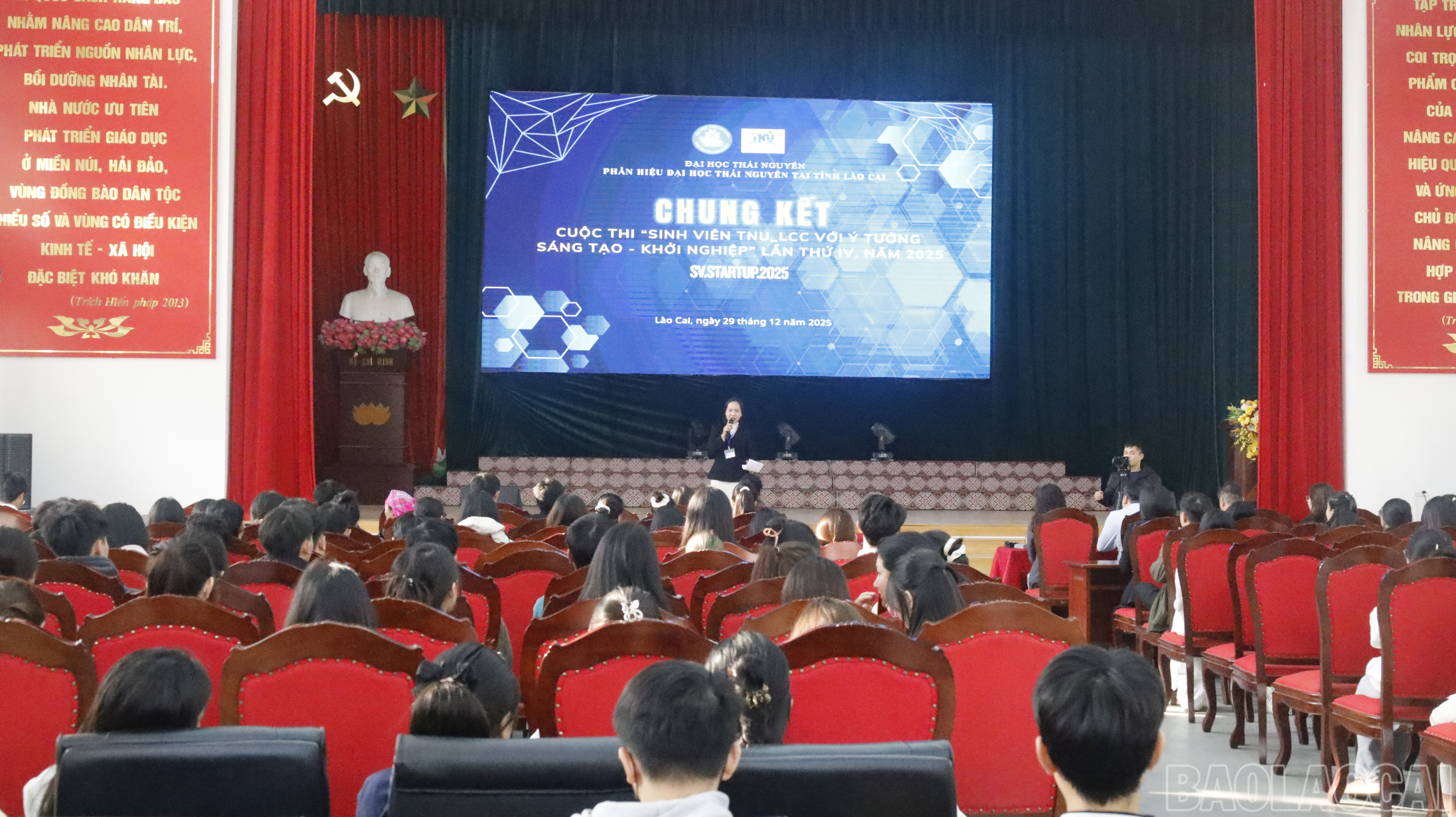 Quang cảnh cuộc thi. baolaocai-br_mg-0920.jpg